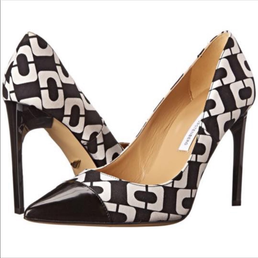 DIANE VON FURSTENBURG PUMPS.